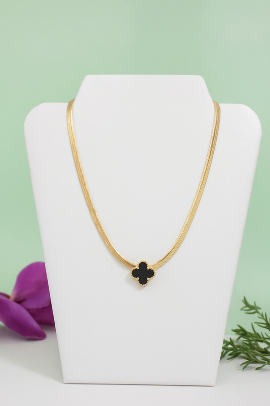 Clover pendant Snake Chain Necklace