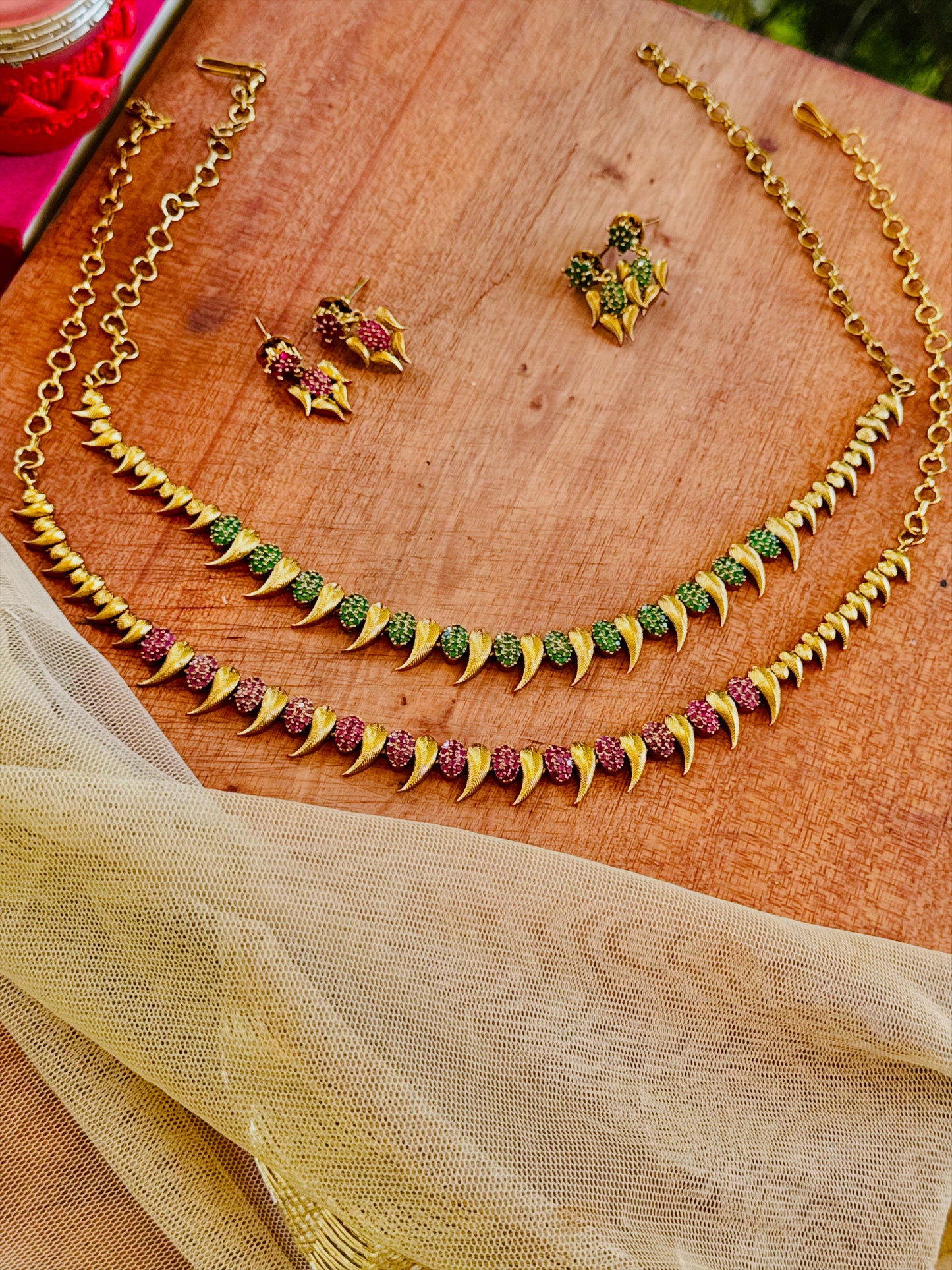 Nakharamala Set, Green