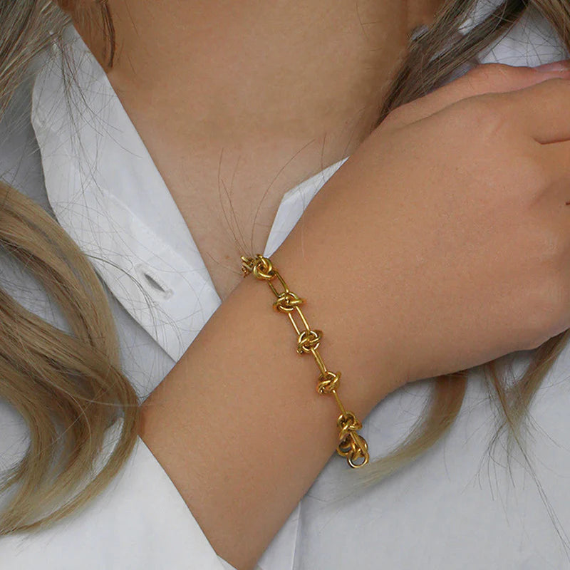 Golden Tangle