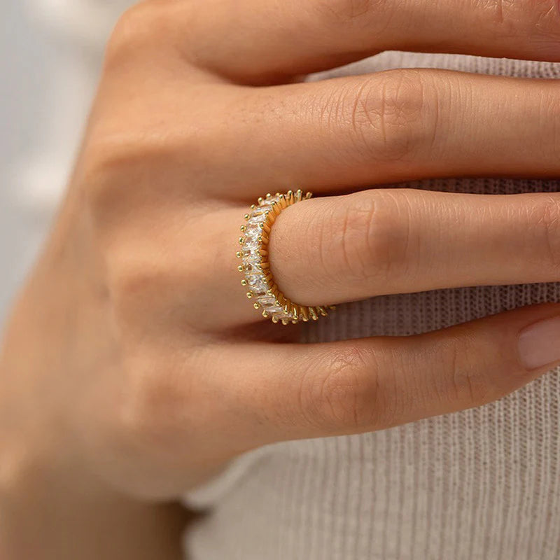 Lustre Arc Ring
